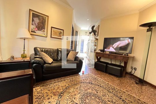 Sala de casa à venda com 4 quartos, 250m² em Vila do Encontro, São Paulo