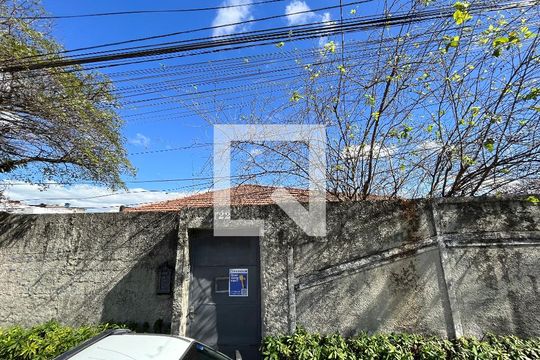 Fachada de casa à venda com 4 quartos, 250m² em Vila do Encontro, São Paulo