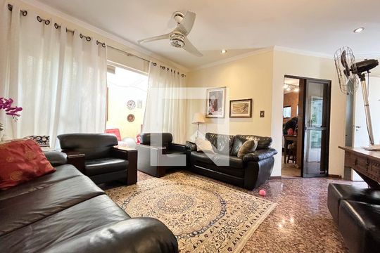 Sala de casa à venda com 4 quartos, 250m² em Vila do Encontro, São Paulo