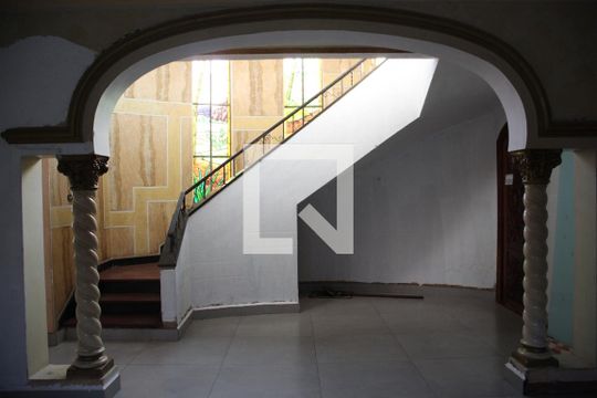 Casa para alugar com 5 quartos, 690m² em Centro, Uberlândia