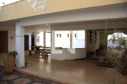 Quintal de casa para alugar com 5 quartos, 690m² em Centro, Uberlândia