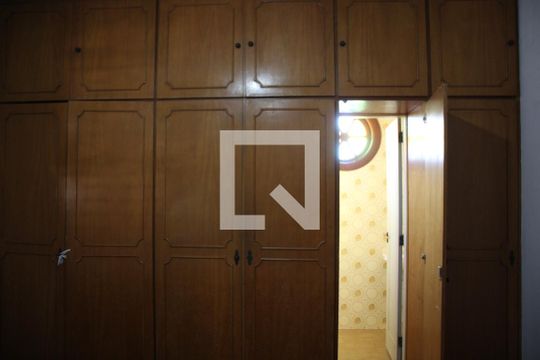Suíte 3 de casa para alugar com 5 quartos, 690m² em Centro, Uberlândia
