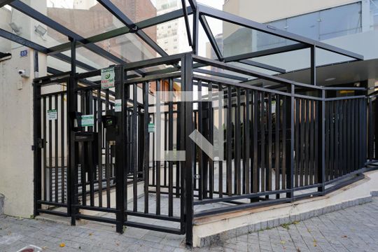 Fachada do condomínio de apartamento para alugar com 1 quarto, 60m² em Santana, São Paulo