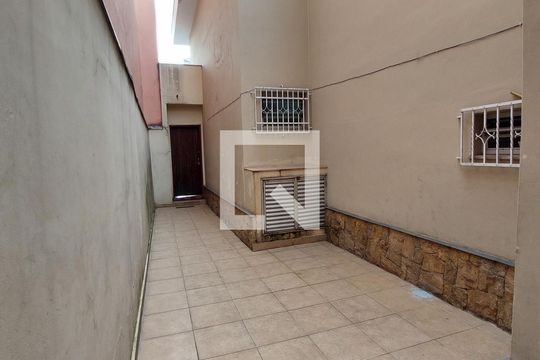 Casa à venda com 5 quartos, 247m² em Vila Pires, Santo André