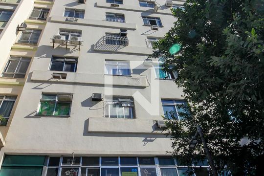 Fachada do Prédio de kitnet/studio à venda com 1 quarto, 32m² em Catete, Rio de Janeiro