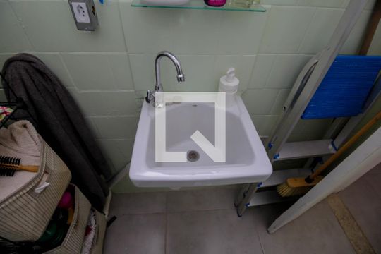 Banheiro de kitnet/studio à venda com 1 quarto, 32m² em Catete, Rio de Janeiro