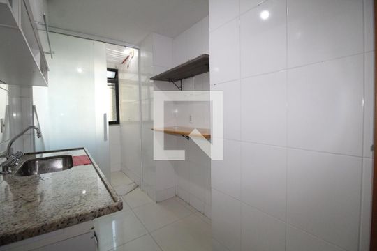 Cozinha de apartamento para alugar com 3 quartos, 77m² em Jacarepaguá, Rio de Janeiro