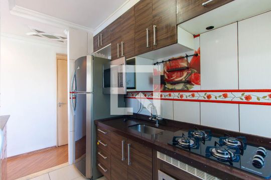 Cozinha de apartamento para alugar com 3 quartos, 59m² em Vila Alpina, São Paulo