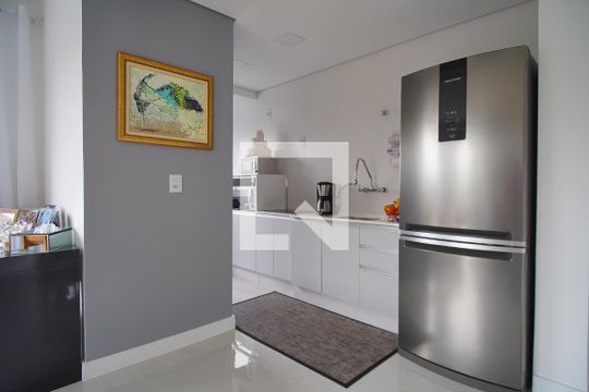 Cozinha  de apartamento à venda com 2 quartos, 78m² em Vila Ipiranga, Porto Alegre
