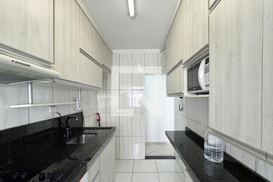 Cozinha  de apartamento para alugar com 2 quartos, 52m² em Independência, São Bernardo do Campo