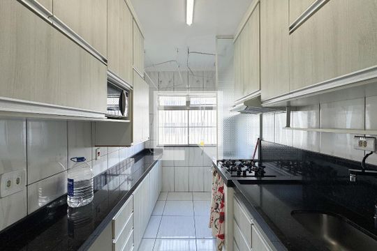 Cozinha  de apartamento para alugar com 2 quartos, 52m² em Independência, São Bernardo do Campo