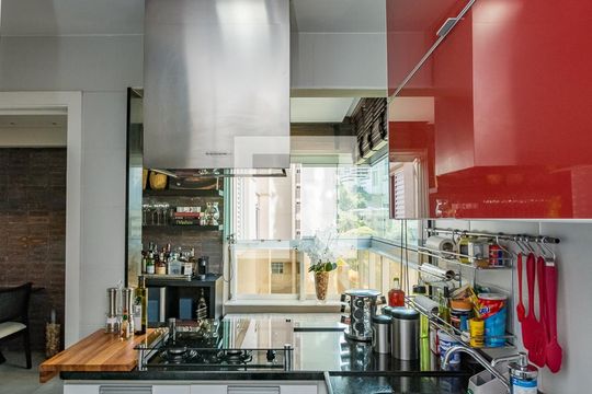 Cozinha de apartamento à venda com 2 quartos, 78m² em Vila da Serra, Nova Lima
