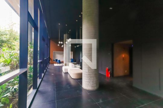 Hall social de kitnet/studio para alugar com 1 quarto, 37m² em Jardim das Bandeiras, São Paulo