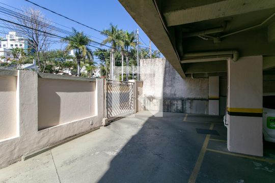 Garagem de apartamento para alugar com 3 quartos, 115m² em Dona Clara, Belo Horizonte