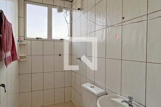 Banheiro da Suíte de casa à venda com 2 quartos, 71m² em Campo Novo, Porto Alegre