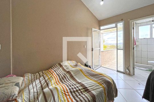 Suíte de casa à venda com 2 quartos, 71m² em Campo Novo, Porto Alegre
