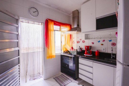 Cozinha 2 de casa à venda com 4 quartos, 200m² em São João Climaco, São Paulo
