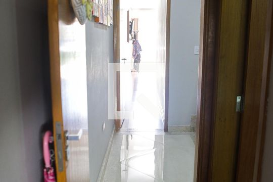 Corredor de casa à venda com 2 quartos, 120m² em Bangú, Santo André