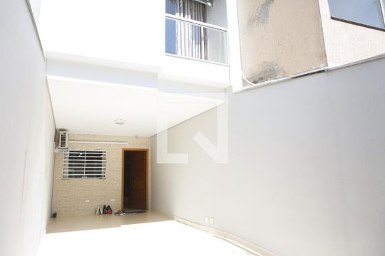 Garagem de casa à venda com 2 quartos, 120m² em Bangú, Santo André