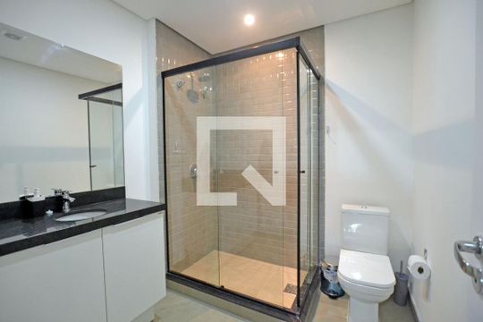 Banheiro de kitnet/studio à venda com 1 quarto, 30m² em Centro Histórico, Porto Alegre