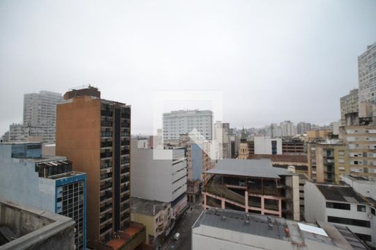 Vista de kitnet/studio à venda com 1 quarto, 30m² em Centro Histórico, Porto Alegre