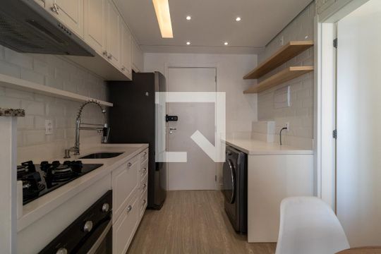 Cozinha de apartamento para alugar com 1 quarto, 28m² em Água Branca, São Paulo