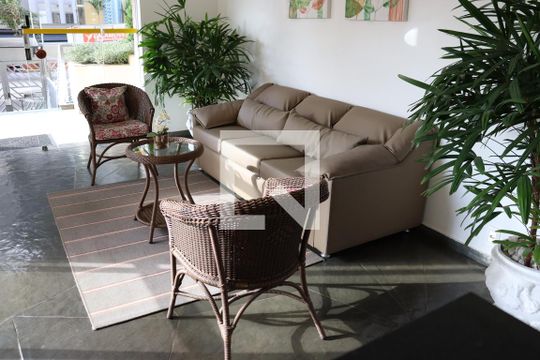 Hall de entrada de apartamento para alugar com 1 quarto, 66m² em Cambuí, Campinas