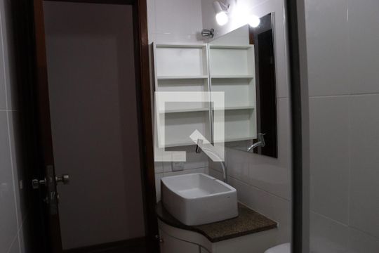 Banheiro de apartamento para alugar com 1 quarto, 66m² em Cambuí, Campinas