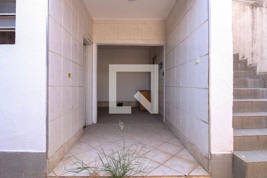 Área de Serviço de casa para alugar com 3 quartos, 250m² em Jardim Vila Formosa, São Paulo