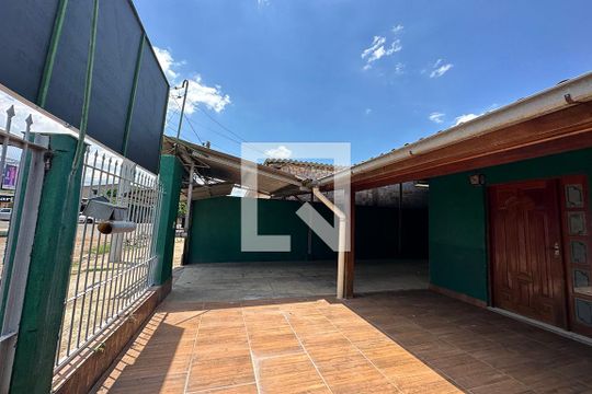 Área Externa de casa à venda com 3 quartos, 160m² em Santos Dumont, São Leopoldo
