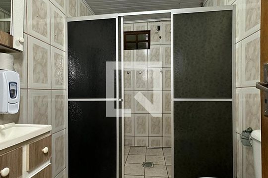 Banheiro de casa à venda com 3 quartos, 160m² em Santos Dumont, São Leopoldo