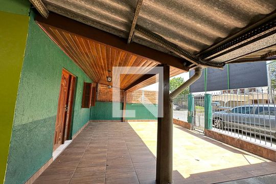 Área Externa de casa à venda com 3 quartos, 160m² em Santos Dumont, São Leopoldo