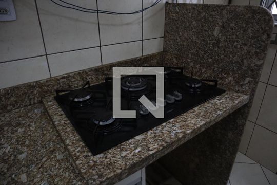 Cozinha de apartamento para alugar com 2 quartos, 50m² em Irajá, Rio de Janeiro