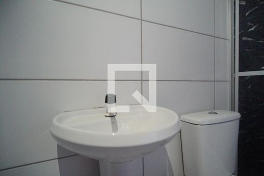 Banheiro de apartamento à venda com 2 quartos, 56m² em Canudos, Novo Hamburgo