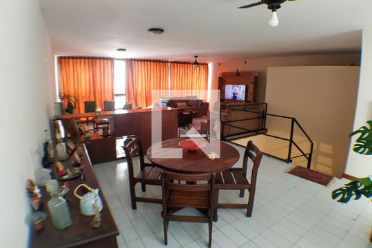 Casa à venda com 5 quartos, 260m² em Centro, Niterói