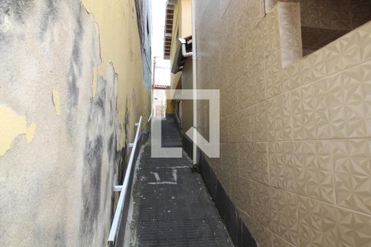Corredor Externo de casa para alugar com 1 quarto, 49m² em Vila Industrial, São Paulo