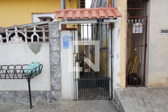 Fachada de casa para alugar com 1 quarto, 49m² em Vila Industrial, São Paulo