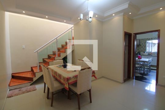 Casa à venda com 3 quartos, 240m² em Jardim Santa Cruz , São Paulo
