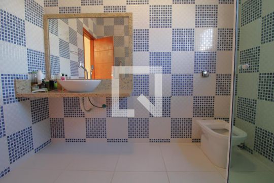 Banheiro comum de casa à venda com 3 quartos, 240m² em Jardim Santa Cruz , São Paulo