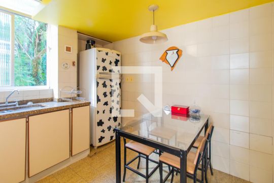 Cozinha de apartamento à venda com 4 quartos, 152m² em Centro Histórico, Porto Alegre