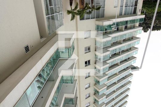 Fachada de apartamento para alugar com 1 quarto, 68m² em Jacarepaguá, Rio de Janeiro