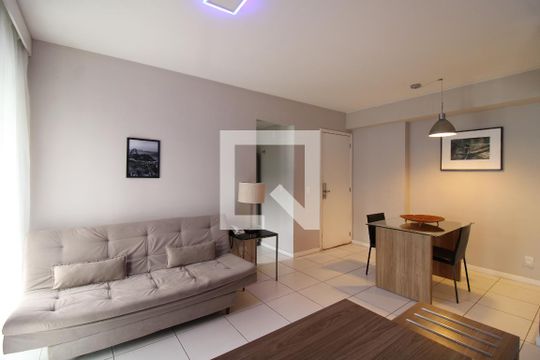 Sala de apartamento para alugar com 1 quarto, 68m² em Jacarepaguá, Rio de Janeiro