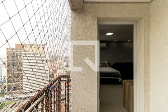 Varanda de kitnet/studio à venda com 1 quarto, 33m² em Centro, São Paulo