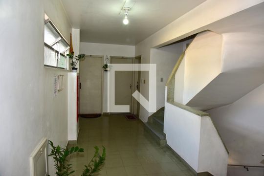 Hall de entrada de apartamento à venda com 3 quartos, 80m² em Jardim Santo Antoninho, São Paulo