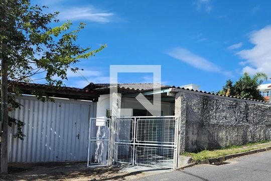 Fachada de casa para alugar com 4 quartos, 150m² em Ingleses Norte, Florianópolis