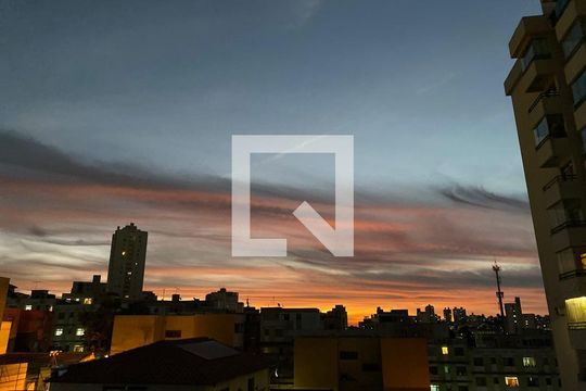 Vista de apartamento à venda com 2 quartos, 190m² em Santa Tereza, Belo Horizonte