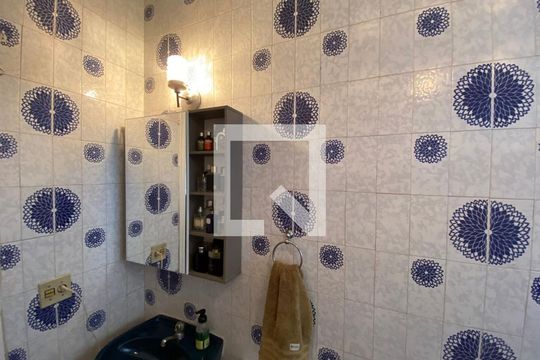 Banheiro de apartamento à venda com 2 quartos, 190m² em Santa Tereza, Belo Horizonte