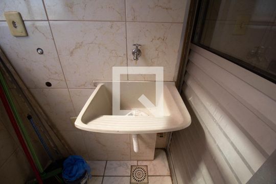 Área de Serviço de apartamento para alugar com 2 quartos, 48m² em Itaquera, São Paulo