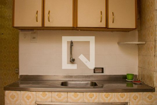 Cozinha de casa de condomínio para alugar com 2 quartos, 70m² em Engenho de Dentro, Rio de Janeiro