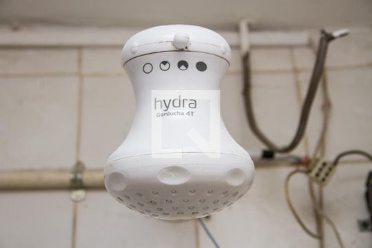 Banheiro de Serviço de casa de condomínio para alugar com 2 quartos, 70m² em Engenho de Dentro, Rio de Janeiro